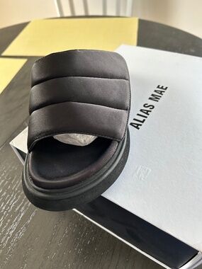Alias Mae Sandals New without tags